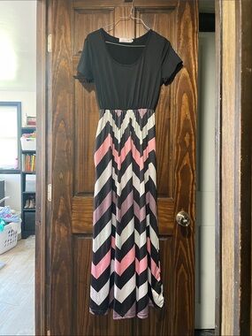 Maxi Dress with Black Pink and Cream skirt with pockets